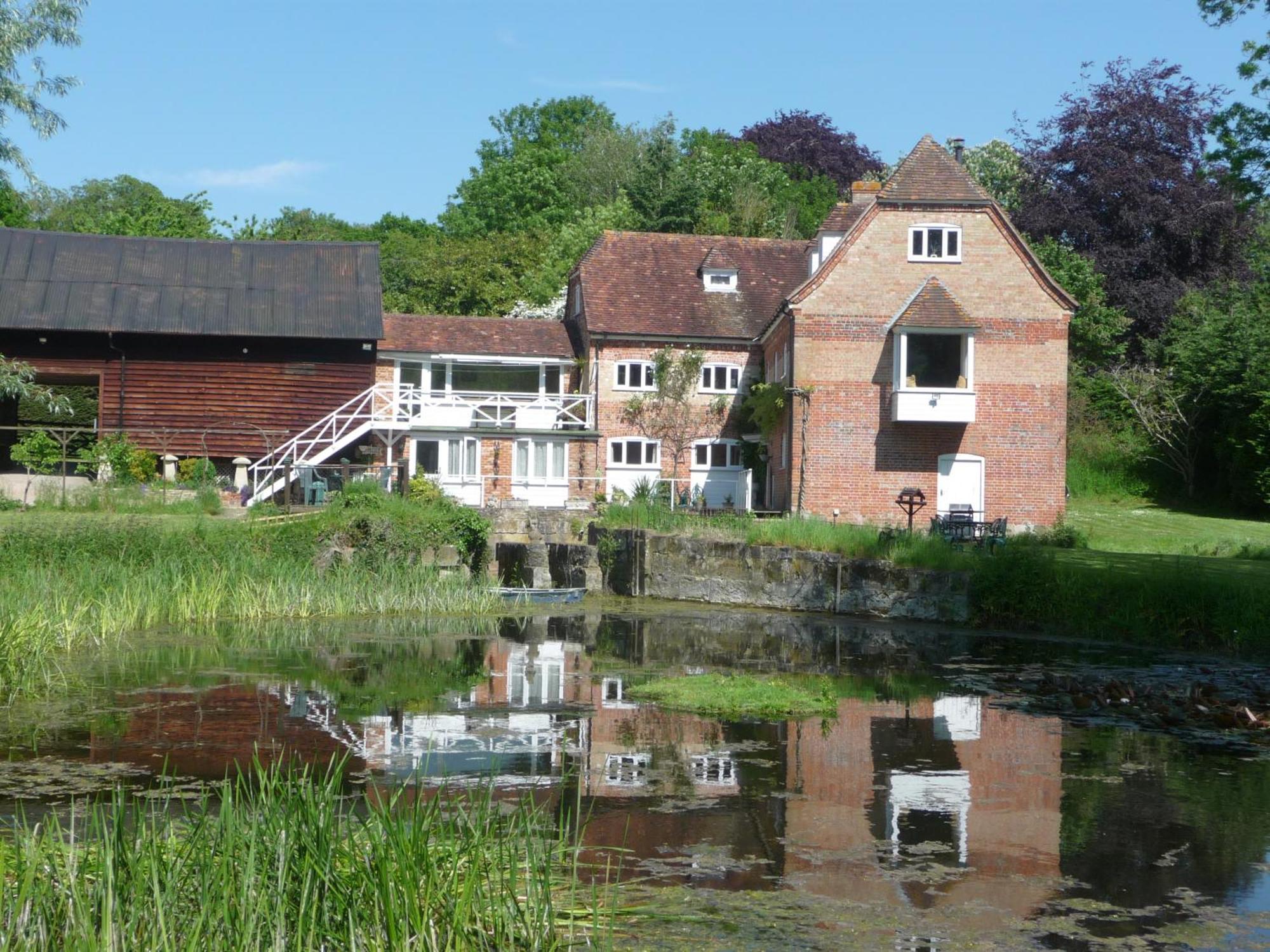 Appartement Salisbury Old Mill House Extérieur photo